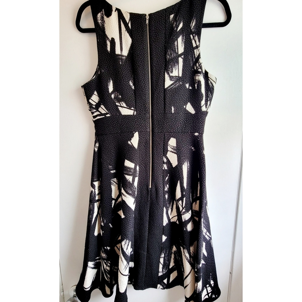 Plenty by Tracy Reese Black/Off White Abstract Dress Size 6 - Picture 4 of 5